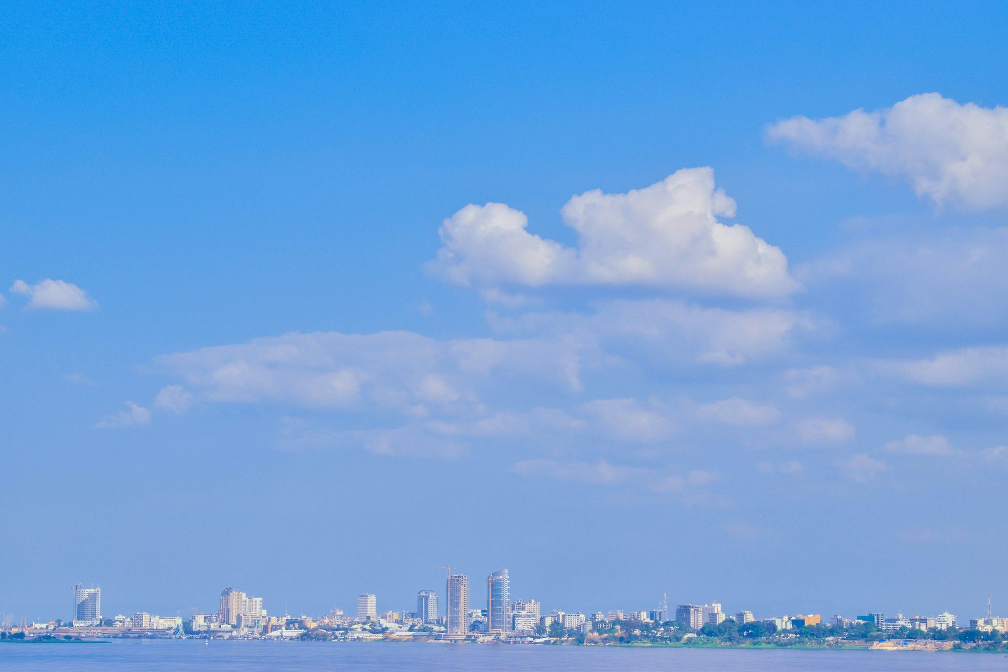 Vue de Kinshasa et du fleuve Congo, République Démocratique du Congo